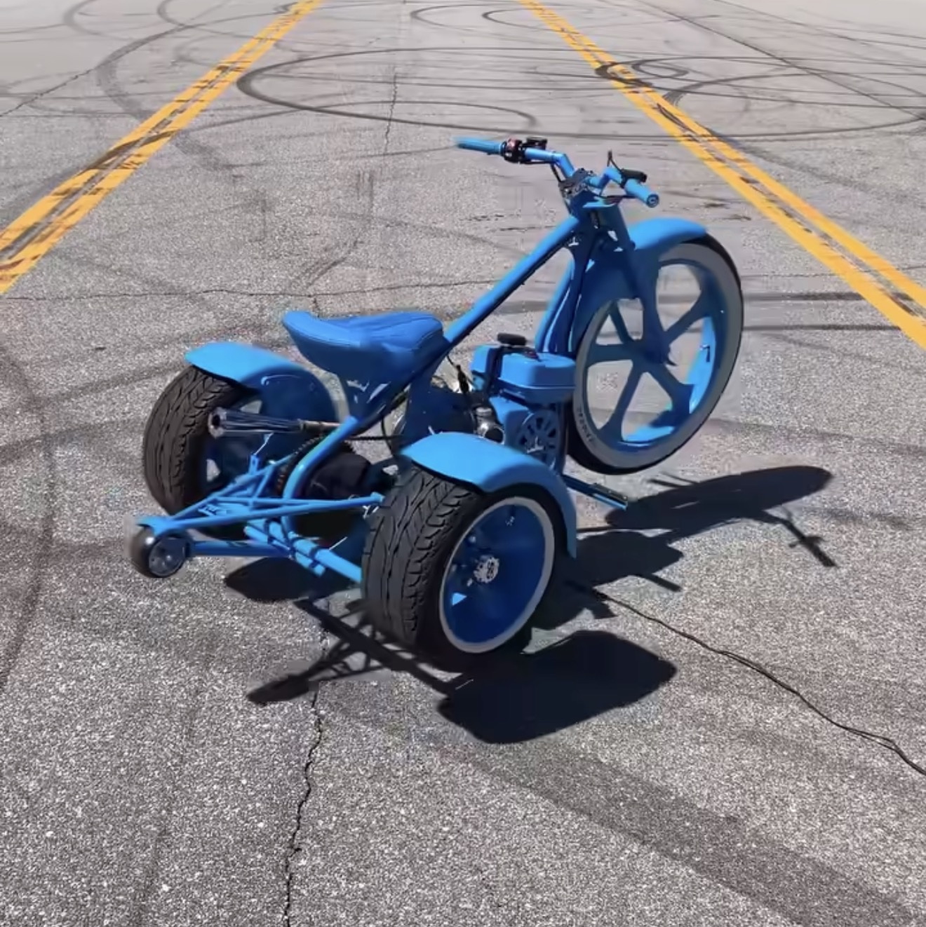 ๐ Miniviclas Trike โ Custom Widebody Street Machine - Image 3