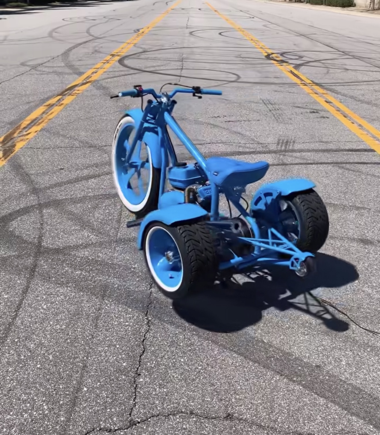 ๐ Miniviclas Trike โ Custom Widebody Street Machine - Image 2