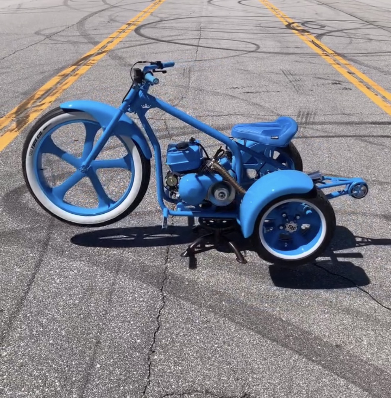 ๐ Miniviclas Trike โ Custom Widebody Street Machine - Image 4